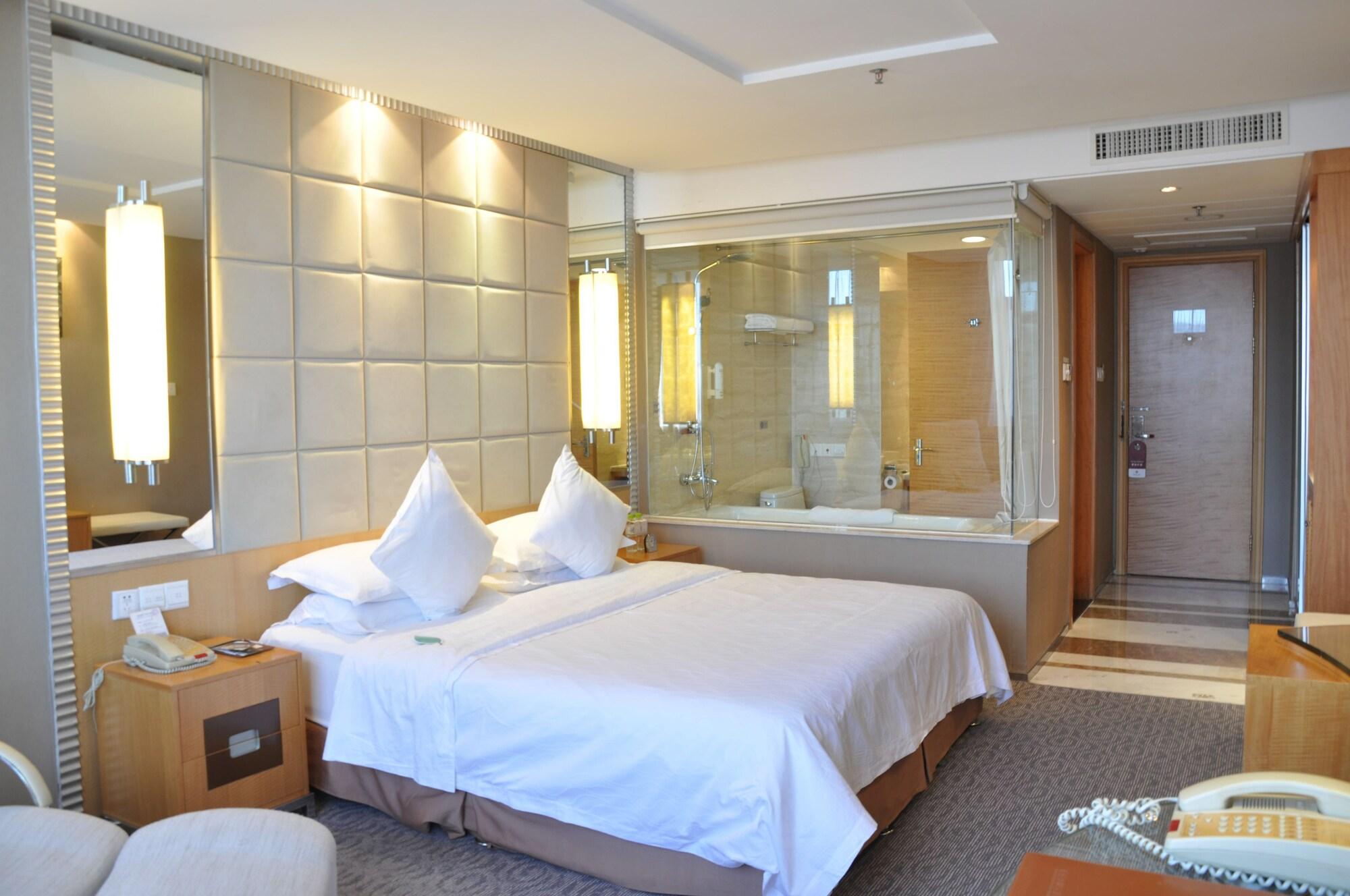 The Center Hotel Weihai Exterior foto