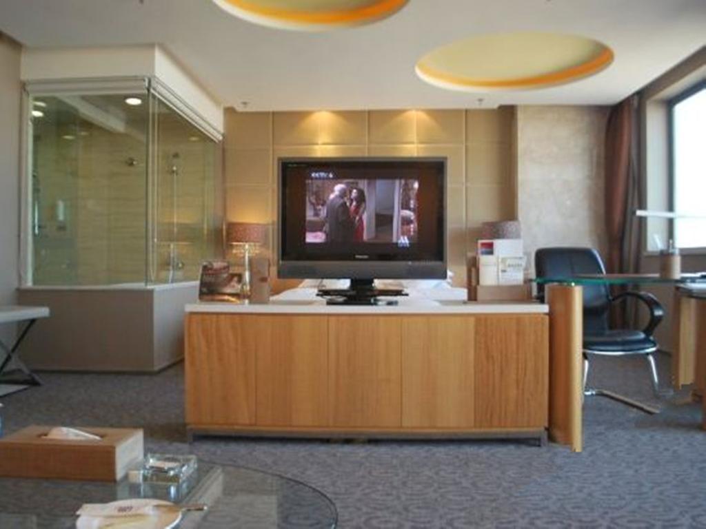 The Center Hotel Weihai Exterior foto