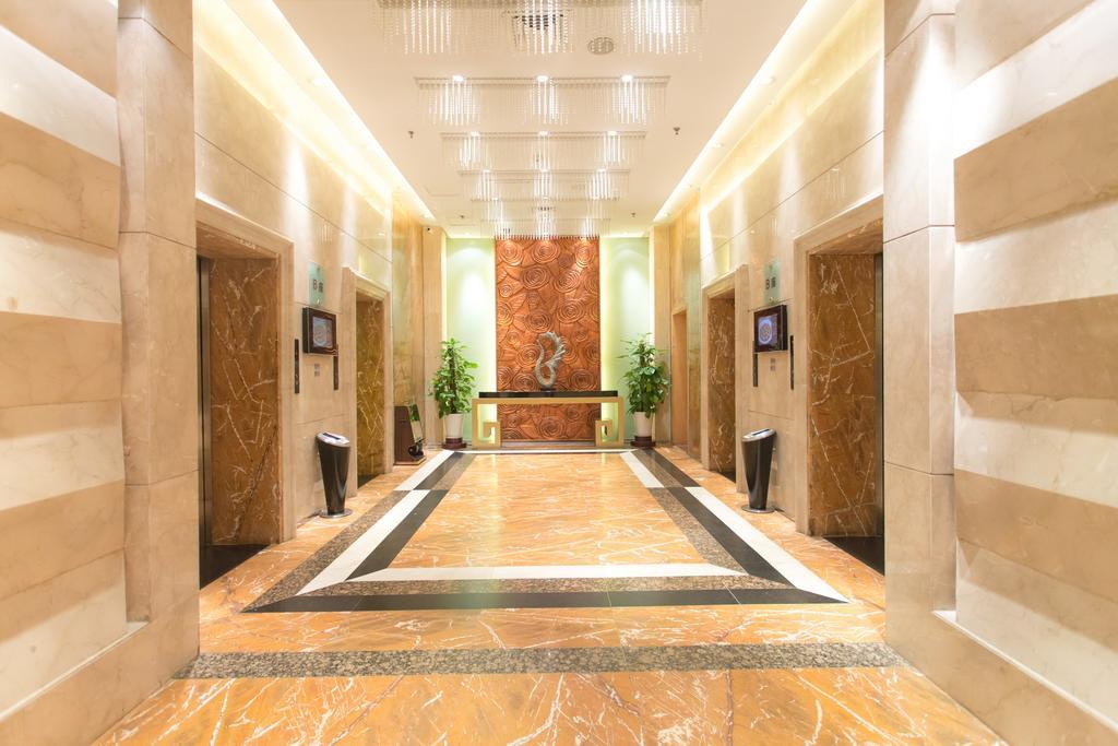 The Center Hotel Weihai Exterior foto