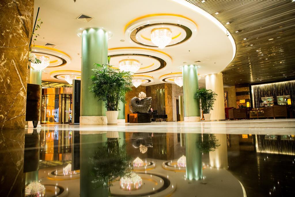 The Center Hotel Weihai Exterior foto