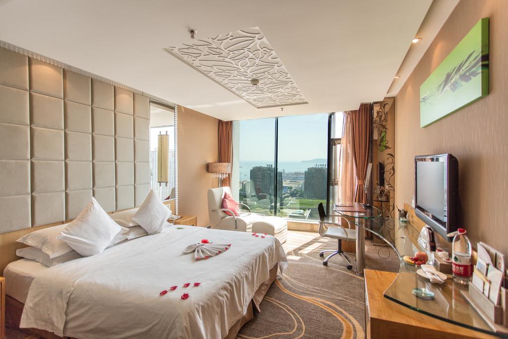 The Center Hotel Weihai Exterior foto